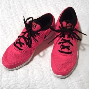 Nike Core Motion TR2